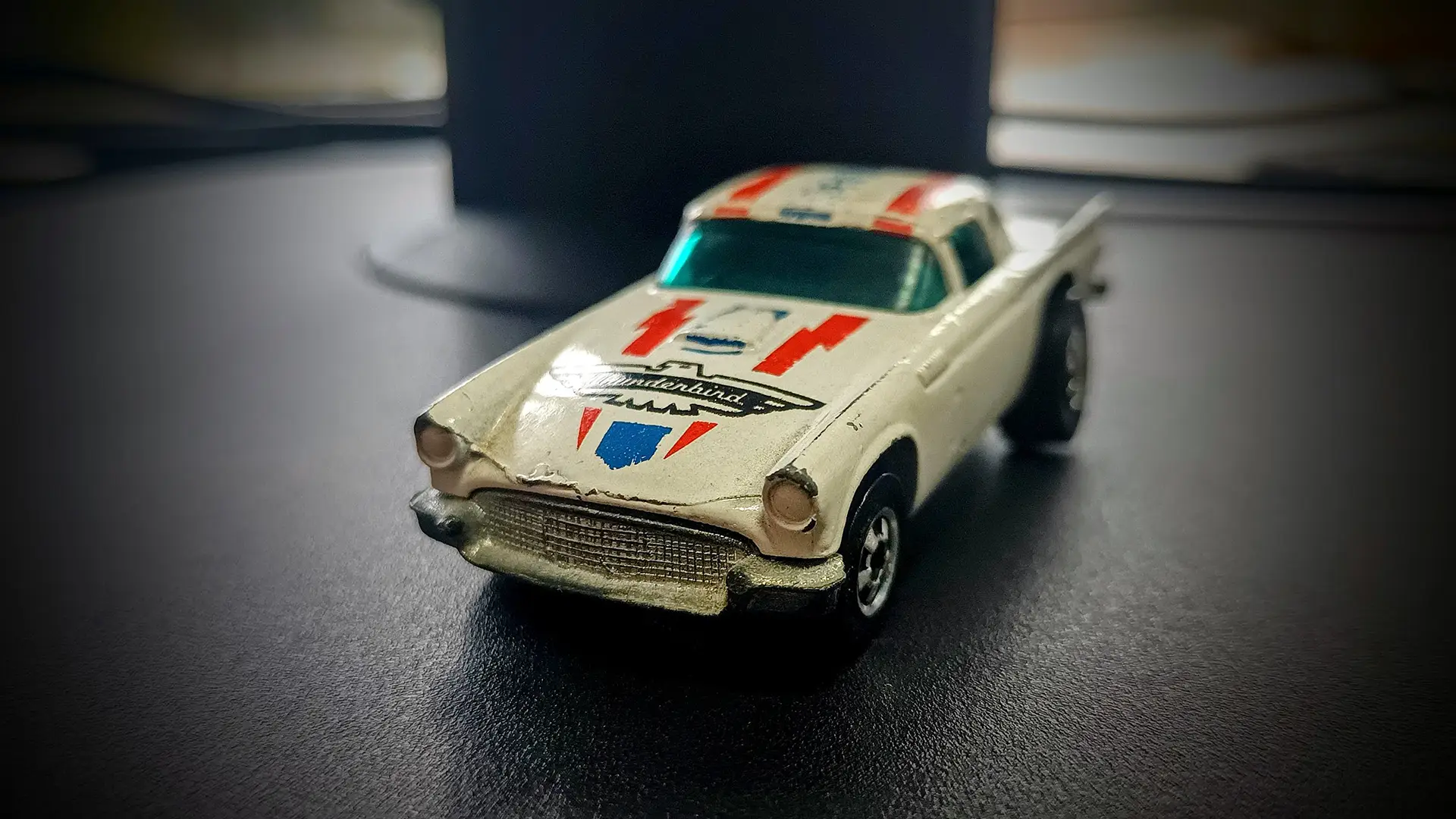 '57 T-Bird - Vista anteriore - Hot Wheels